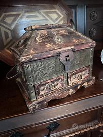 BAULETTO ETNICO IN LEGNO E METALLO pz unico!