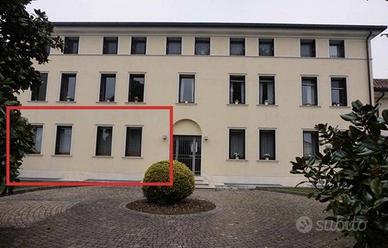 Immobile in asta di 243 m² con 3 locali e box auto