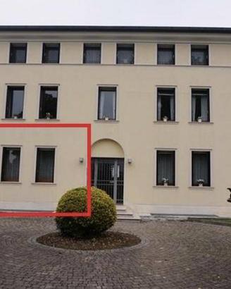 Immobile in asta di 243 m² con 3 locali e box auto