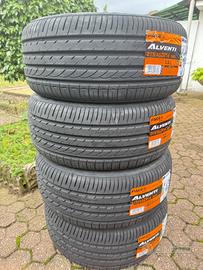Gomme 215/45/16 estive nuove