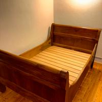 letto a barca in legno massello restaurato