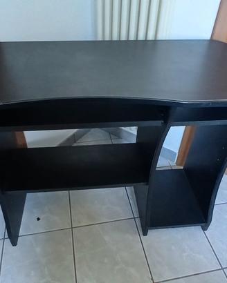 scrivania da computer 