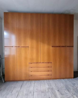 Armadio in legno