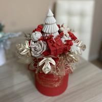 Bouchet natalizio con candele decorative