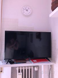 TV 40” full HD SMART LED, come. Nuova , ha 1 anno