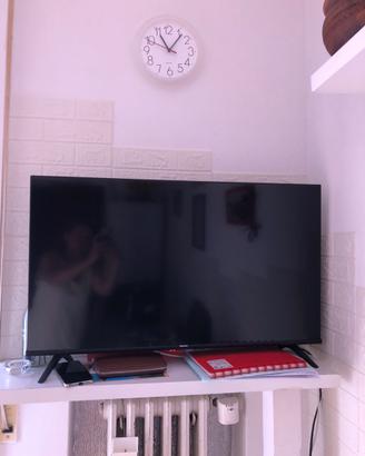 TV 40” full HD SMART LED, come. Nuova , ha 1 anno
