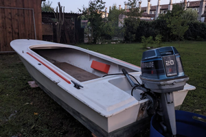 Barca cofano motore fuoribordo Evinrude 521