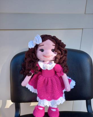 Bambola realizzata a mano - Tecnica Amigurumi