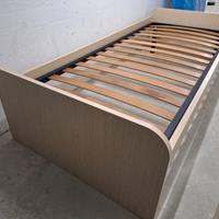 Letto singolo (rete a doghe e materasso compresi)