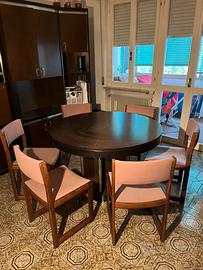 Tavolo soggiorno e sedie