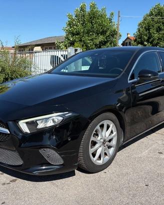 MERCEDES-BENZ A 180 d Automatic Sport