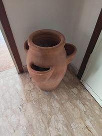 anfora artigianale proveniente dalla puglia