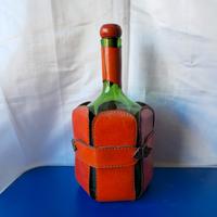 Bottiglia Vintage in Vetro con Copertura in Pelle