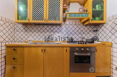 Cucina usata tenuta bene