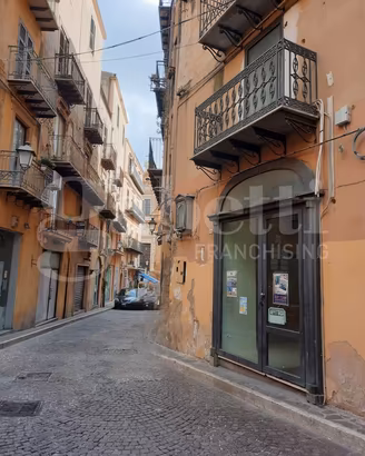 Agrigento/Centro Storico Negozio 70 mq C/1