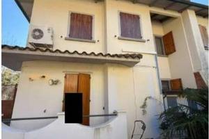 Immobile in asta di 98 m² con 4 locali e box auto 
