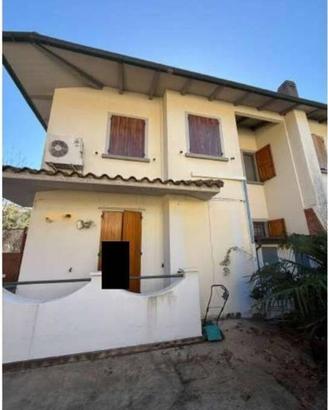 Immobile in asta di 98 m² con 4 locali e box auto 