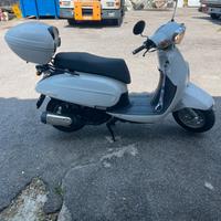 Scooter Daelim Besbi 125cc. tipo Vespa