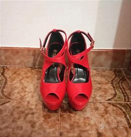 Scarpe / Sandali con tacco rossi