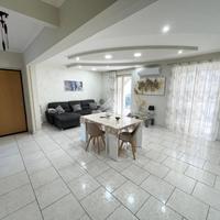 4 LOCALI A POLLENA TROCCHIA