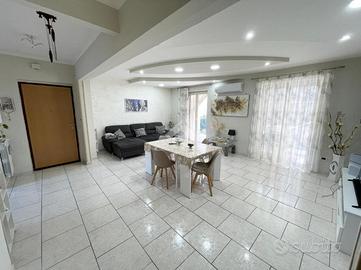 4 LOCALI A POLLENA TROCCHIA