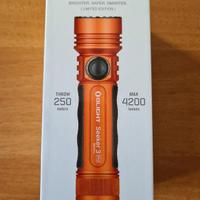 Olight seeker 3 pro limited edition