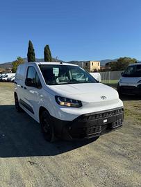 0452 NOLEGGIO FURGONE NUOVO TOYOTA CITY
