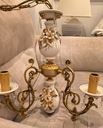 lampadario in porcellana di Capodimonte 