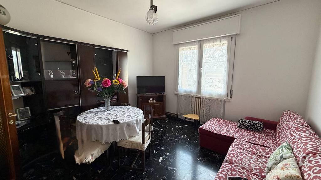 Appartamento di 100 m² con più di 5 locali e box a - Vista 6