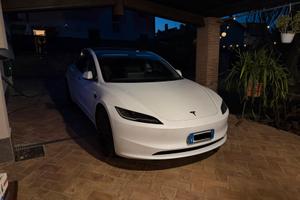 Tesla model 3 highland premium RWD