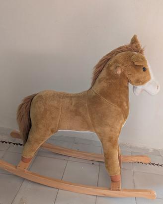 cavallo a dondolo 