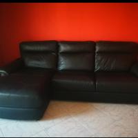 divano in pelle nera