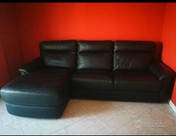 divano in pelle nera