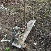 Pompa acqua manuale antica