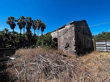 Terreno con fabricati e pozzo autorizzato