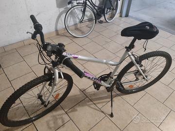 Mountain bike usata pochissimo