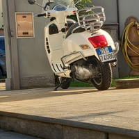 Vespa Piaggio 300 gts