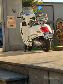 Vespa Piaggio 300 gts