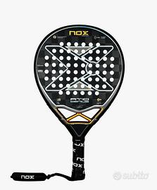 Pala da padel Nox AT10 Genius 18K in Nero/Oro