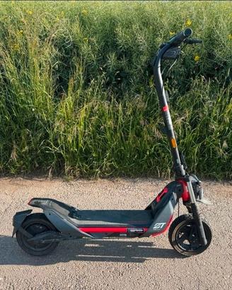 Segway Ninebot ZT Pro monopattino elettrico