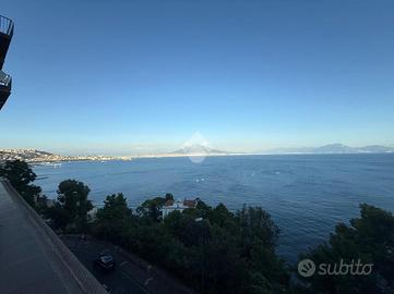 MULTILOCALE A NAPOLI