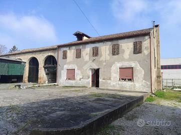 CASA DI CORTE A PIOVE DI SACCO