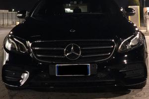 Mercedes premium plus 220d Amg line black edition