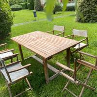 Tavolo in legno da esterno estensibile