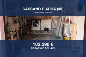 Immobile in asta di 103 m² con box auto a Cassano 