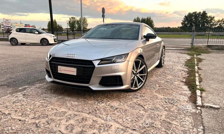 Audi TT Coupé 2.0 TFSI S tronic Sline AKRAPOVIC
