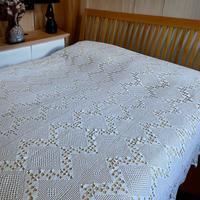 Coperta matrimoniale fatta a mano all’uncinetto