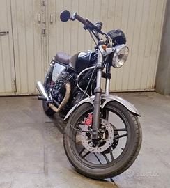 Moto Guzzi V35 Café Racer