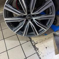 Cerchi originali Audi q8 21