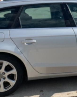 Audi A4 cerchi leva bracciolo cassetto pannelli ta